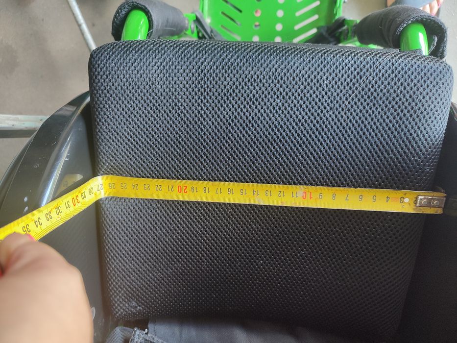 Wlózek inwalidzki dziecięcy