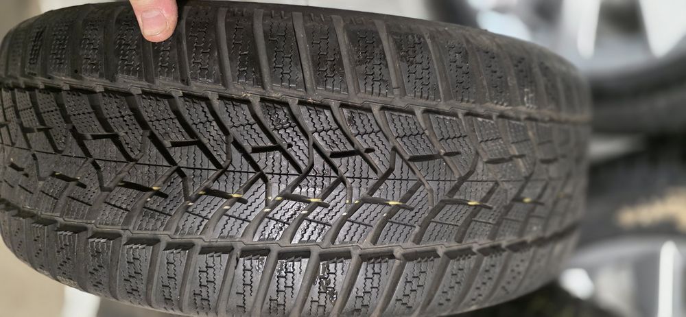 Opony zimowe 215/50/17 Dunlop Winter Sport 5 j.nowe Hyundai