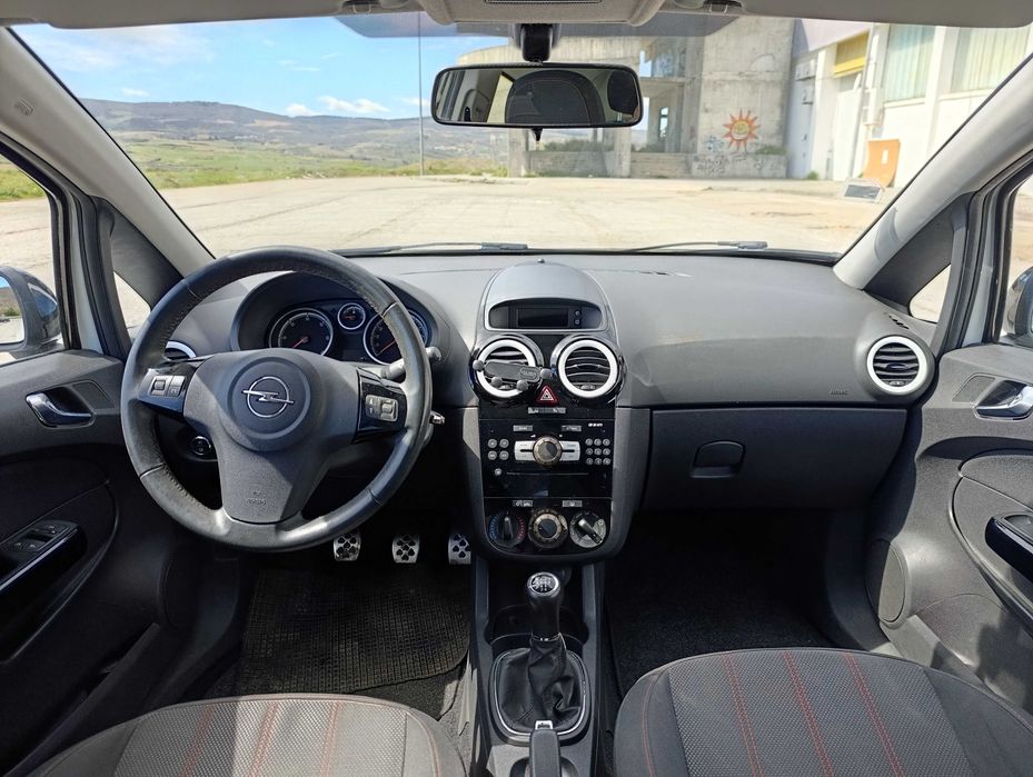 Opel corsa black edition