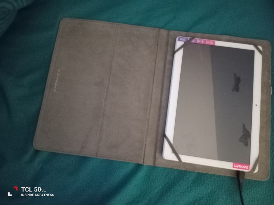 Vendo tablet Lenovo powered android como novo..