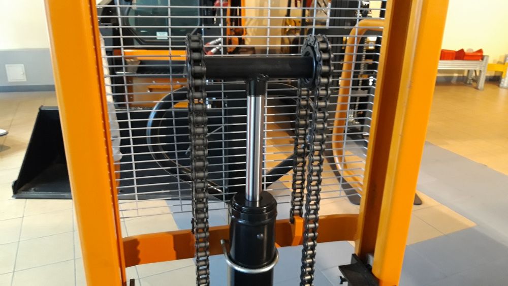 Навантажувач - штабелер гідравлічний 1-2т у Львові (Niuli) для складу