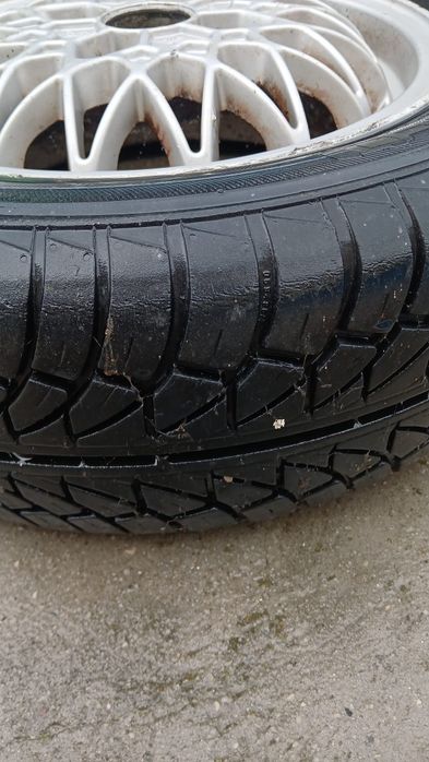 Jantes com pneus de Suzuki