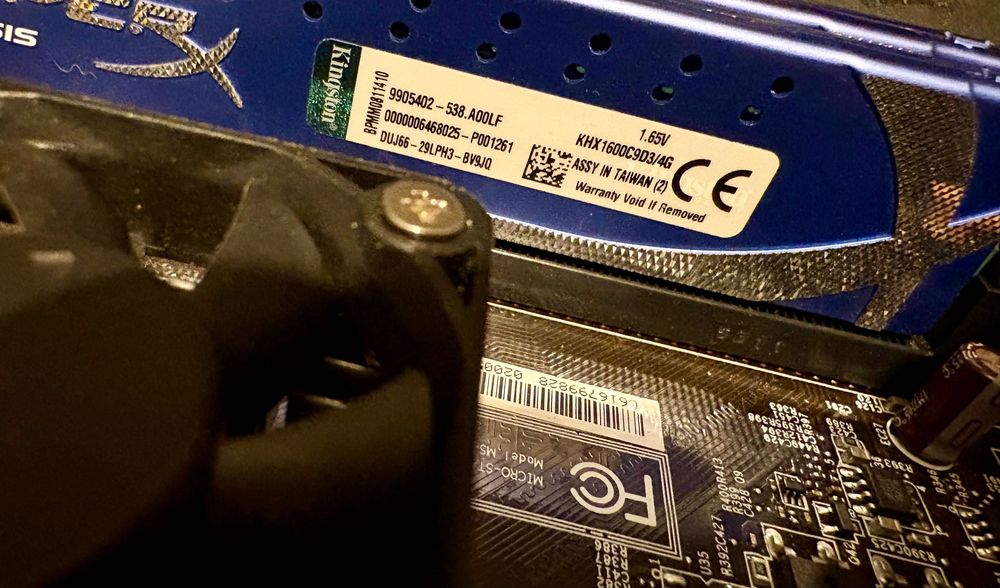 MSI E350DM-E33 (microATX) z zintegrowanym AMD E-350 + 2 × 4 GB DDR3