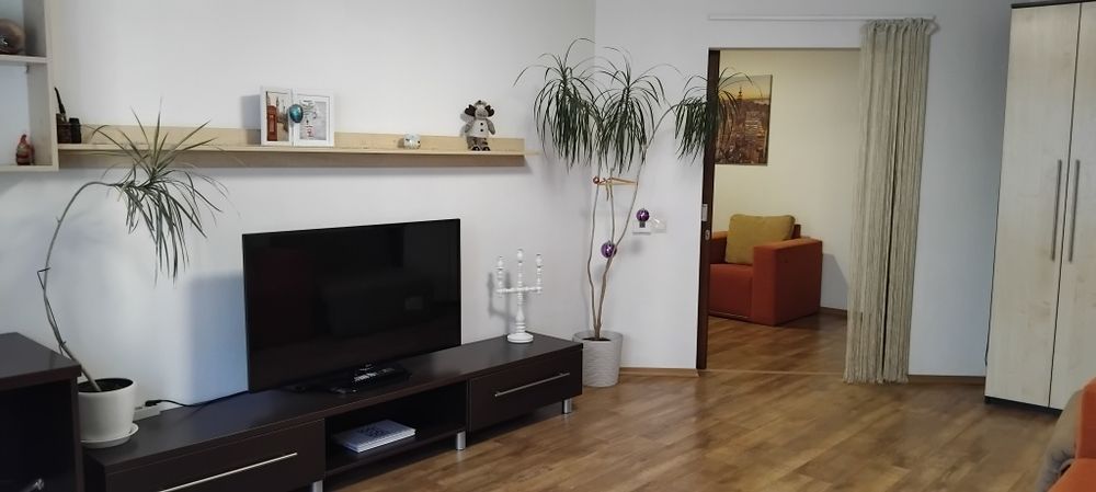 Вишенька. Вишенка. Космонавтів. Парк Дружби народів. 2к Квартира Затиш