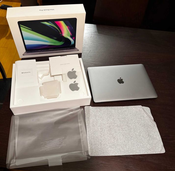 MacBook Pro 13" M1 · 16GB RAM · 512GB SSD