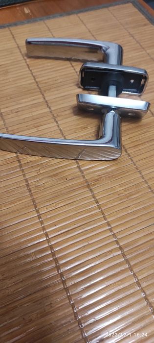 Klamka Yale solidna srebrny