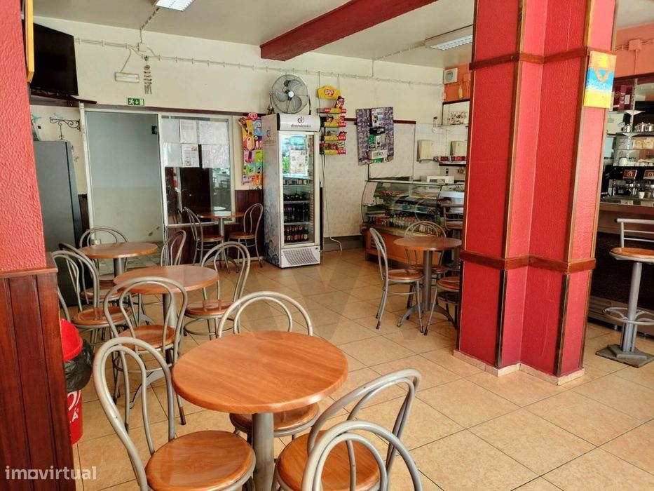3 espaços comerciais junto ao Vale das Flores — Santo António dos Olivais, Coimbra
