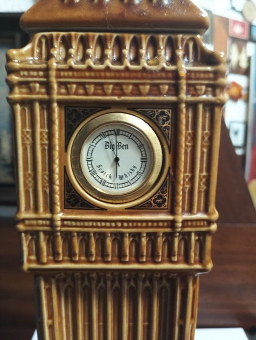 Garrafa Colecionável de Porcelana "Big Ben" – Scotch Whisky