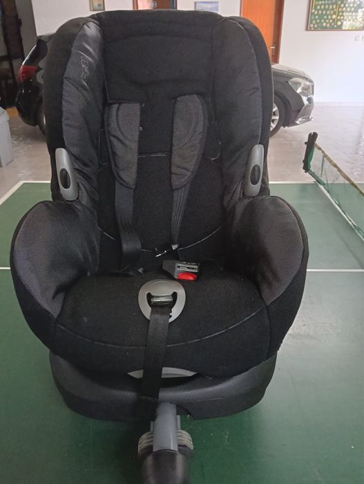 Cadeirinha de bebé (Maxi-Cosy)