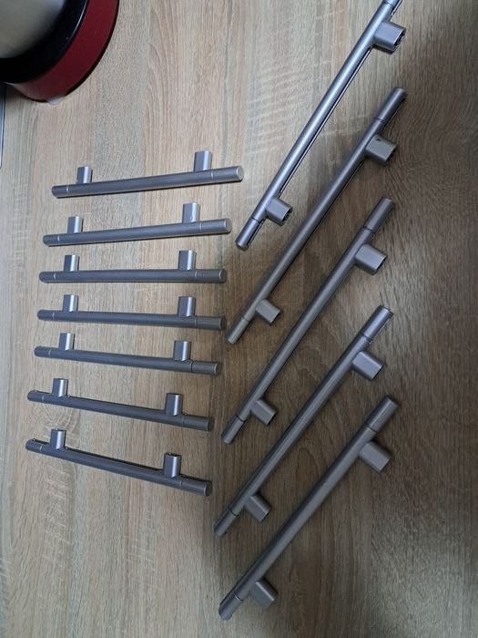 Uchwyty do szafek i szuflad - 160 mm plus wkręty