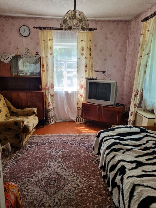 Продам гарний житловий будинок у м. Бахмач