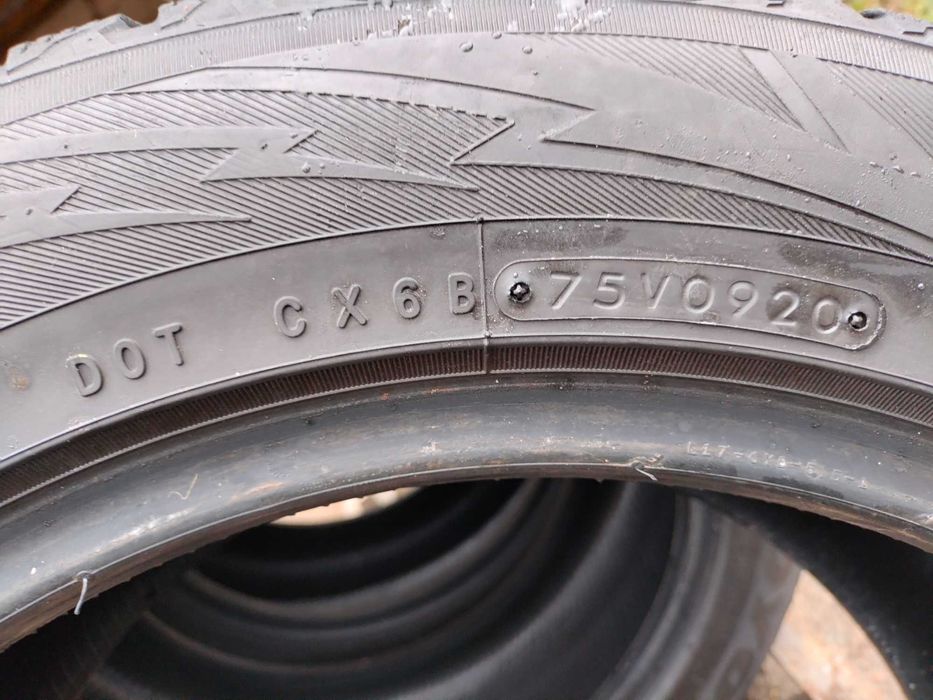 Зимові шини TOYO 235/55/17