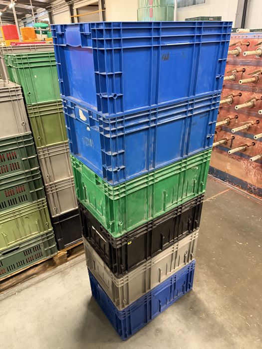 Skrzynki plastikowe skrzynie 2000 sztuk