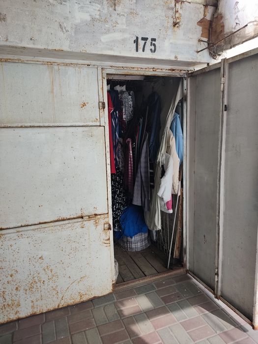 Контейнера на рынке