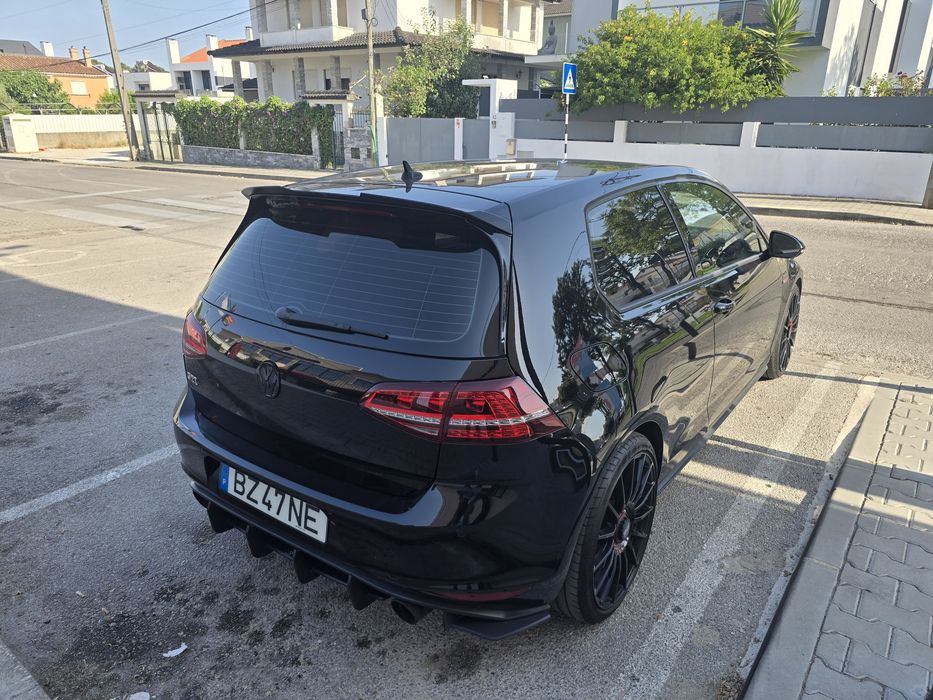 Volkswagen Golf GTI PERFORMANCE