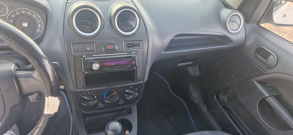 Ford fiesta 1.4 tdci ano 2006 impecável