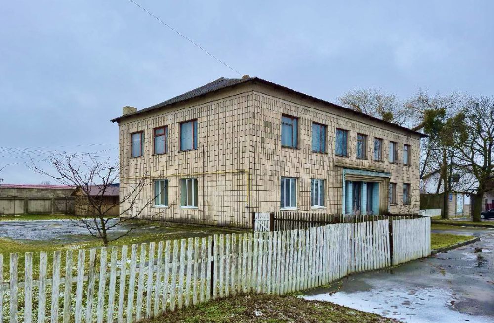 Продам приміщення під комерцію