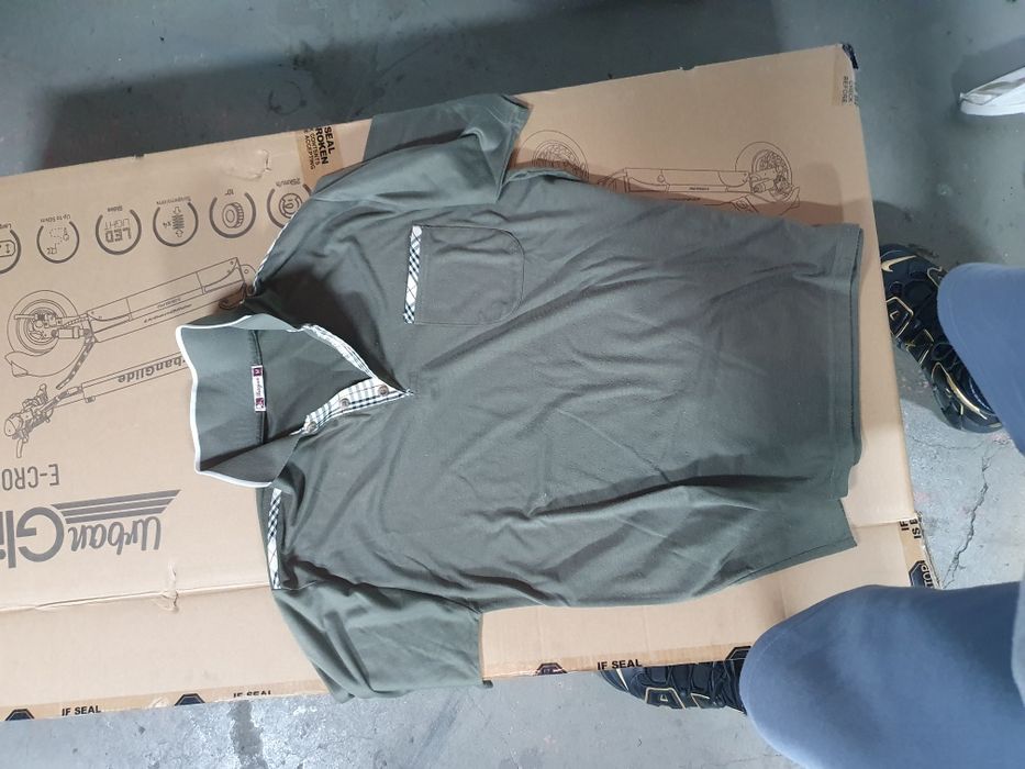 Lote de camisas, calças, pijamas,casacos, camisolas, fatos, gravatas,