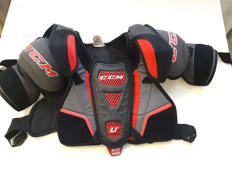 Хоккейный нагрудник, защита  CCM U+12.