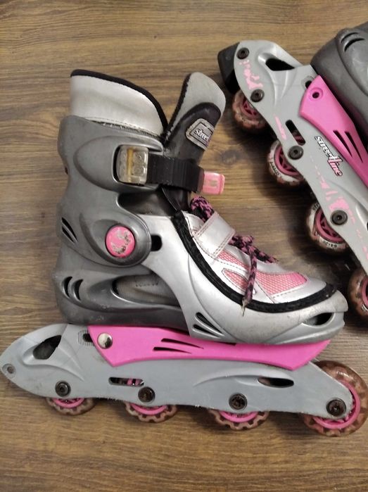 дитячі роликові ковзани,розмір 30-33,регулюється.