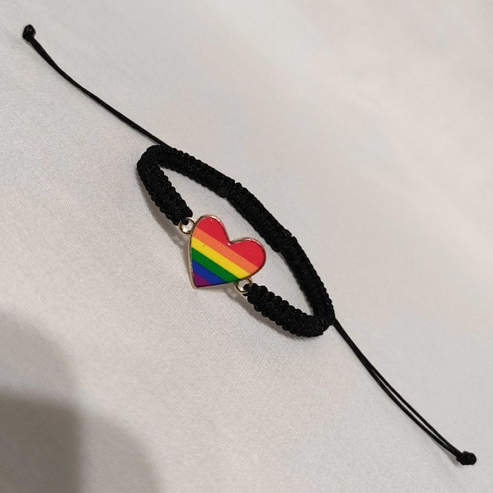 B334 Bransoletka Serce Tęcza makrama pleciona Handmade Rękodzieło