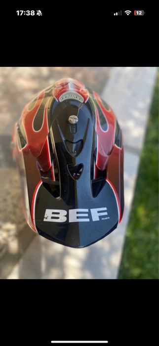 Capacete Bef vermelho e preto