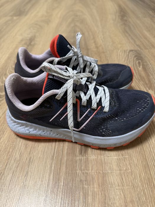 Кросівки жіночі new balance