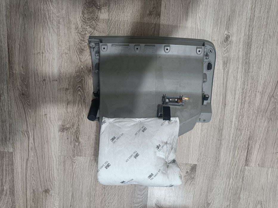 Schowek przód Ssangyong Korando model 2020r szary