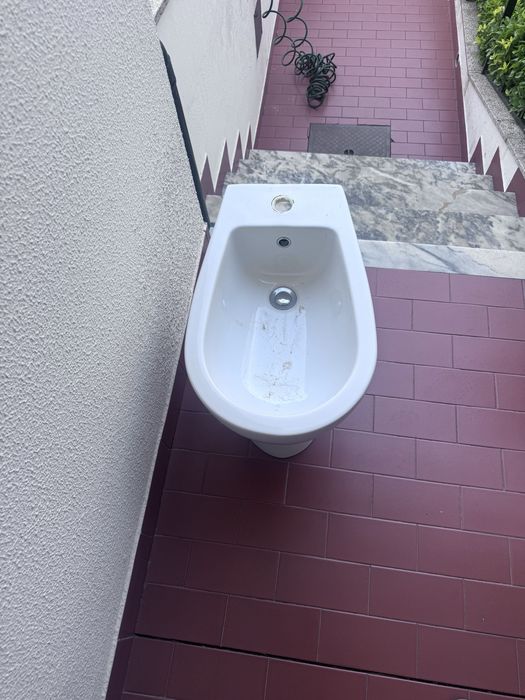 Bide branco em bom estado