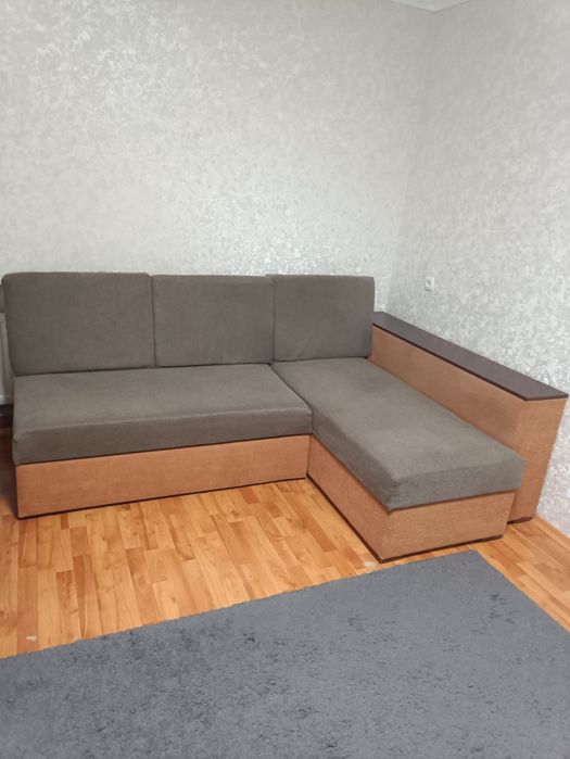 Угловий діван продаю