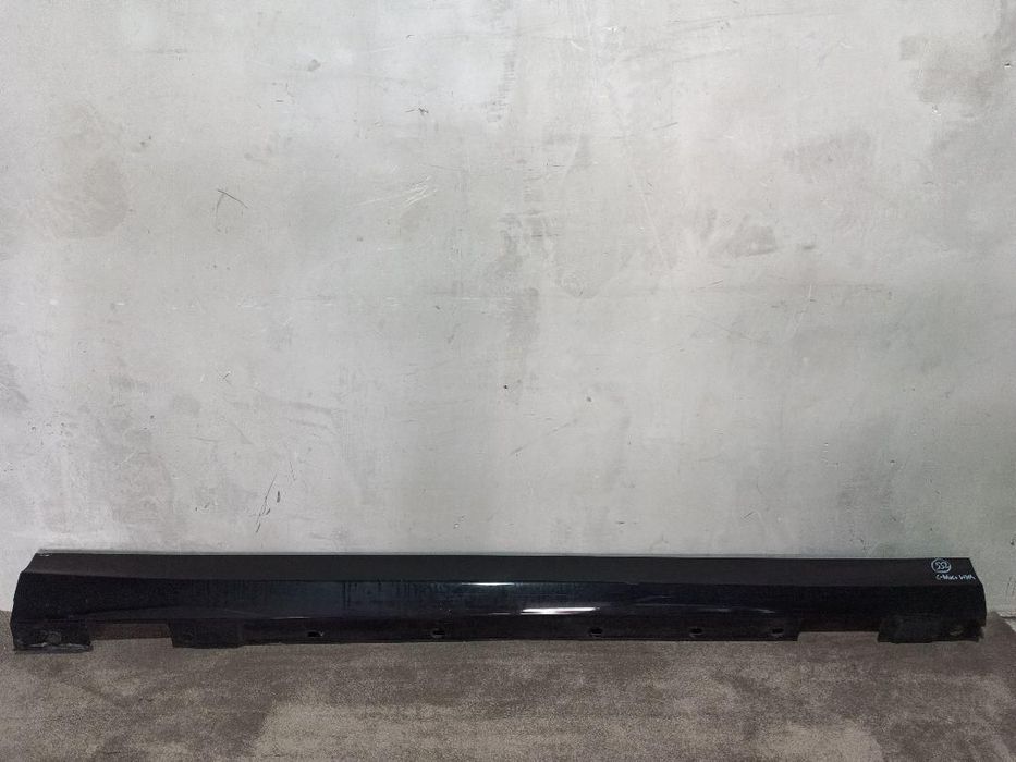 LISTWA PROGOWA PRAWA MERCEDES C KLASA W204 A2046900440