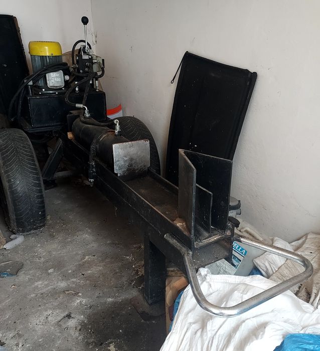 Szczeparka siłowa do drewna