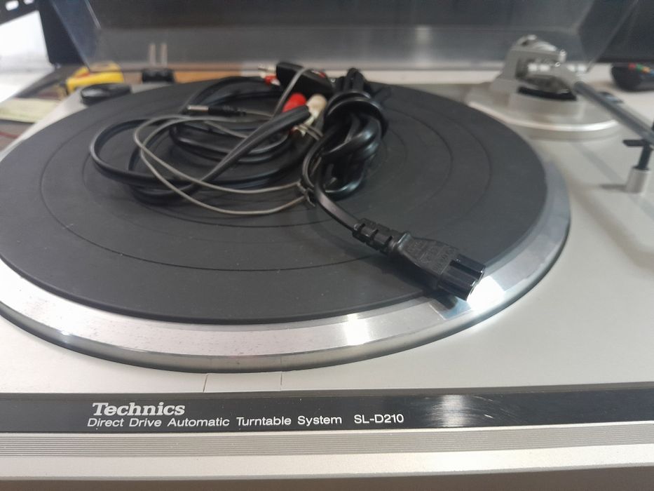 Technics SL-D210 Direct-Drive Turntable from 198464354152818689122