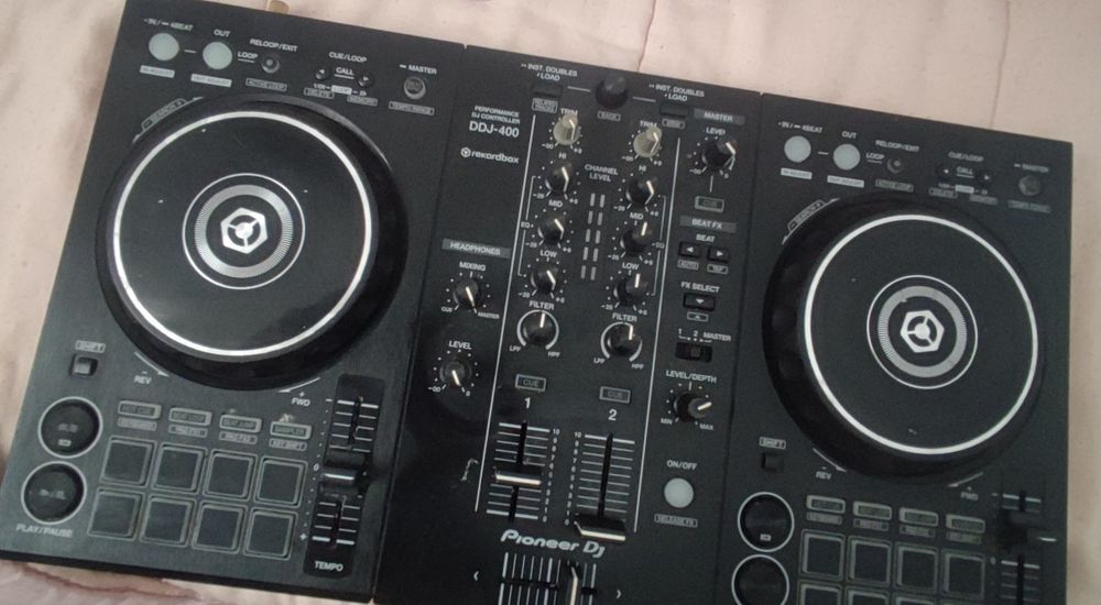 Vendo Mesa de DJ Pioneer