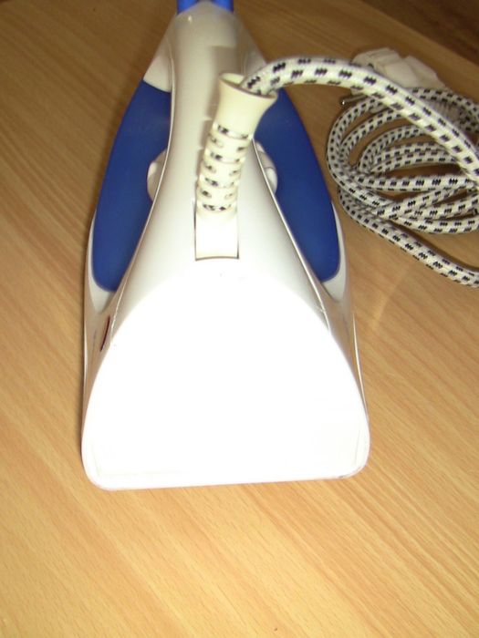 Утюг Scarlett 1800Вт