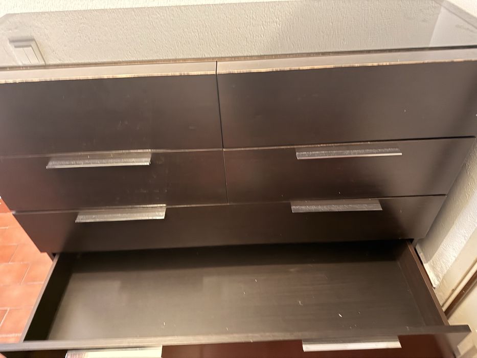 Vendo comoda  marrom