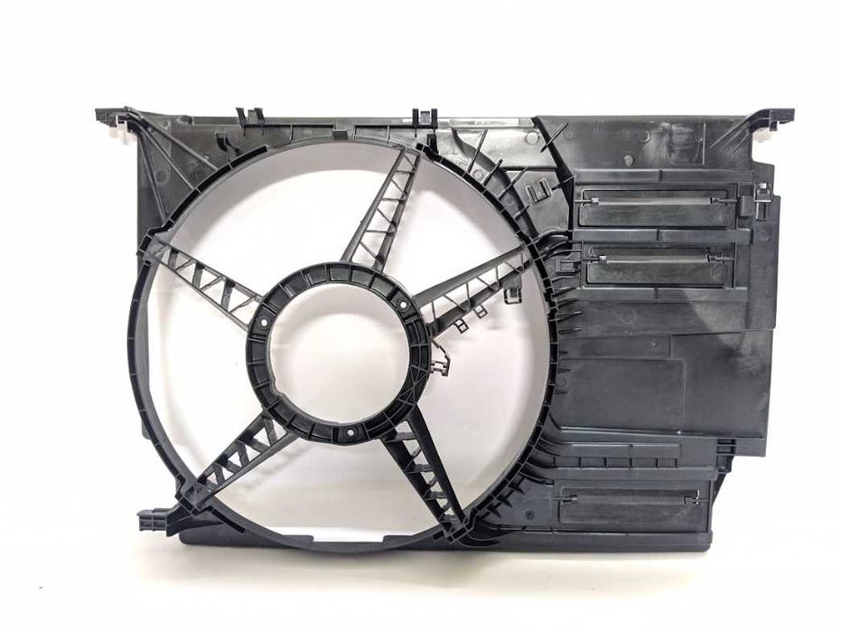 Новий кожух вентилятора BMW X1 F48; MINI F54/55/56/57 новый