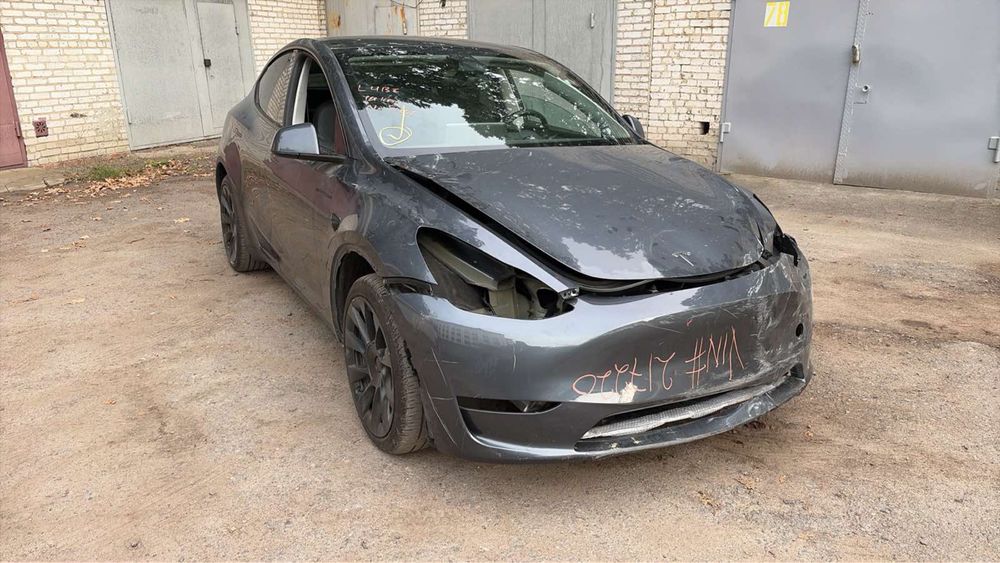 Продається Tesla Model Y 2024 рік