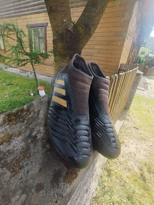 Продам бутси для футболу