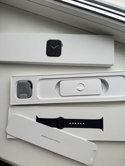 Apple Watch SE, 40 mm, black