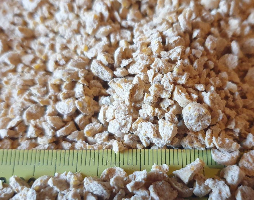 Kruszon do kuwety kukurydziany zbrylający drobny żwirek dla kota 32,1L