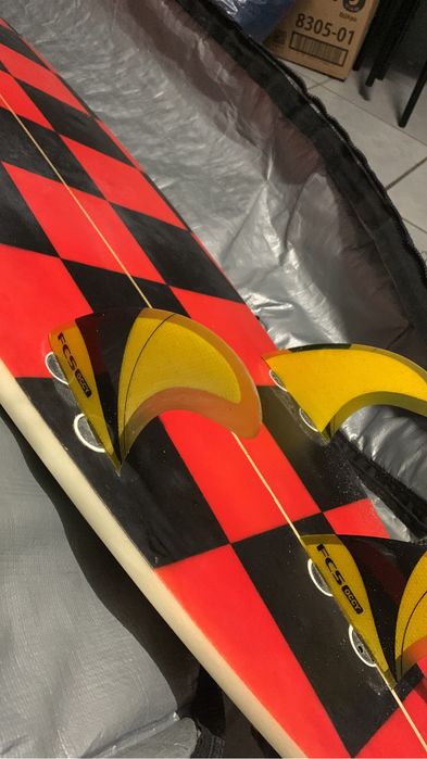 Prancha surf 6 6’’ quilhas e saco FCS