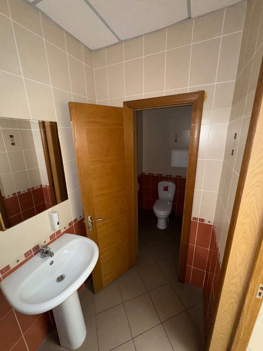 Здам в оренду комерційне приміщення (76 кв.м)