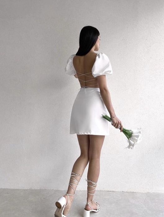 плаття біле корсетне з оголеною спинкою
