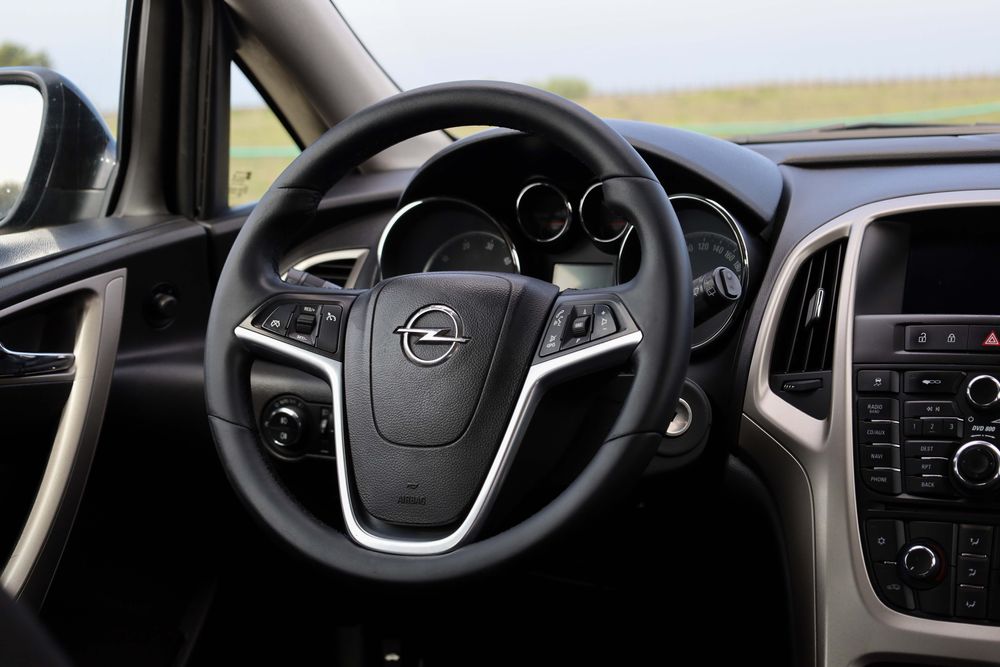 Opel Astra Sport Tourer - Desde 80€ /mês