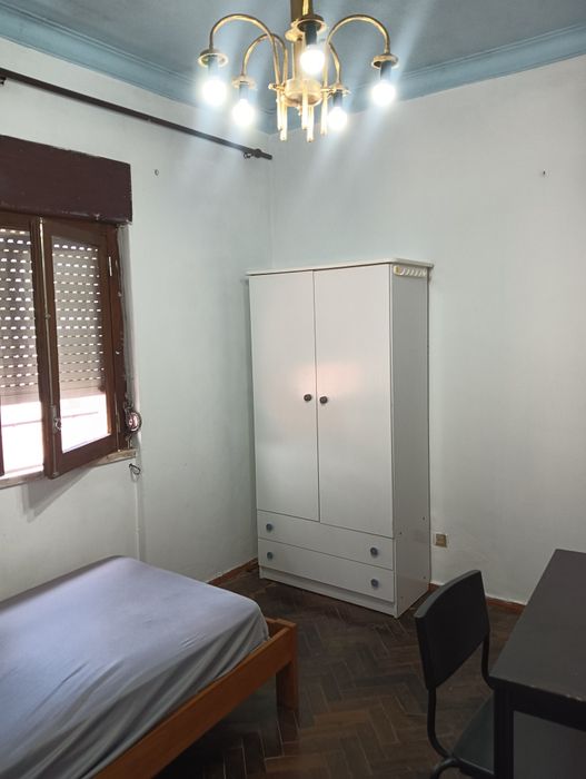 Quarto Para Arrendar
