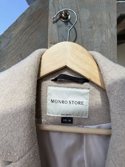 Пальто жіноче Monro