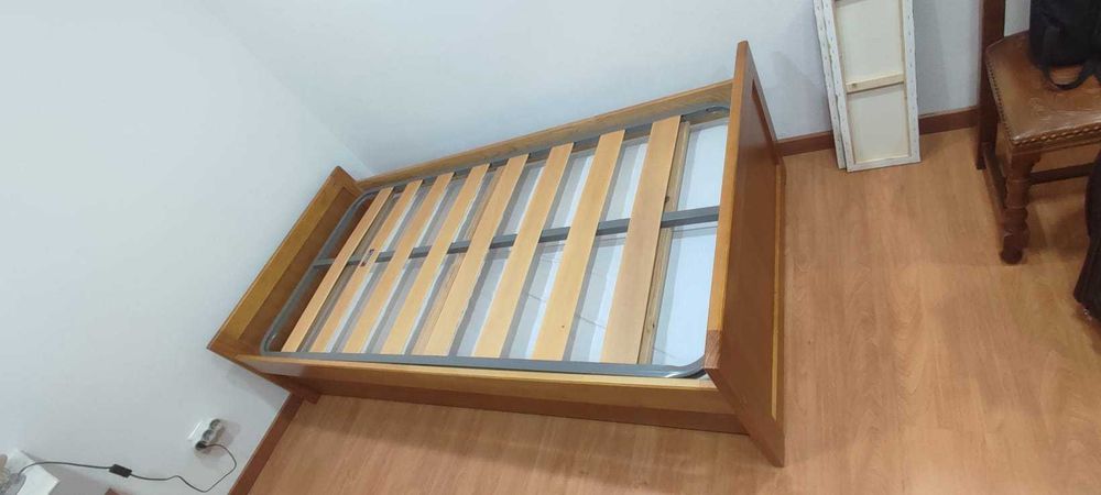Cama de solteiro dupla
