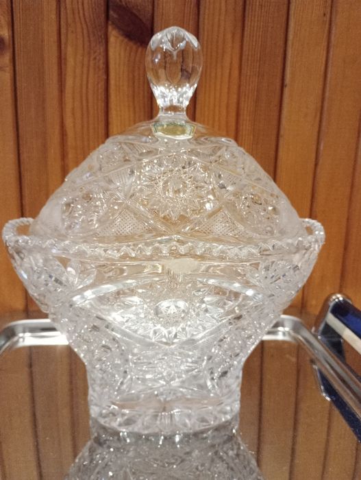 Kryształowa bombonierka kolekcjonerska