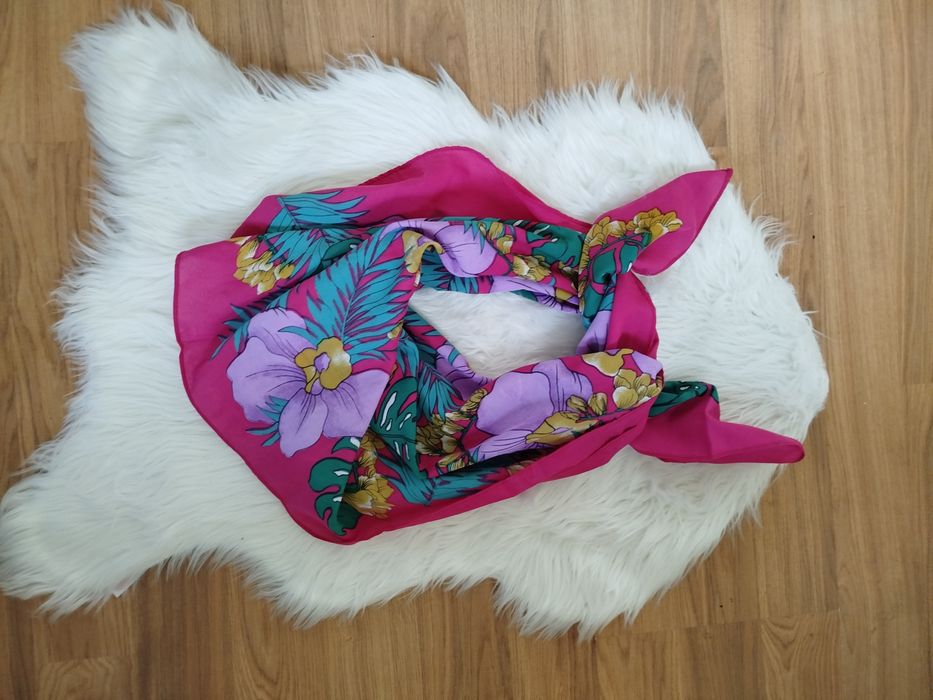 Chusta różowa tropikalna exotic Hawaii kwiaty duża